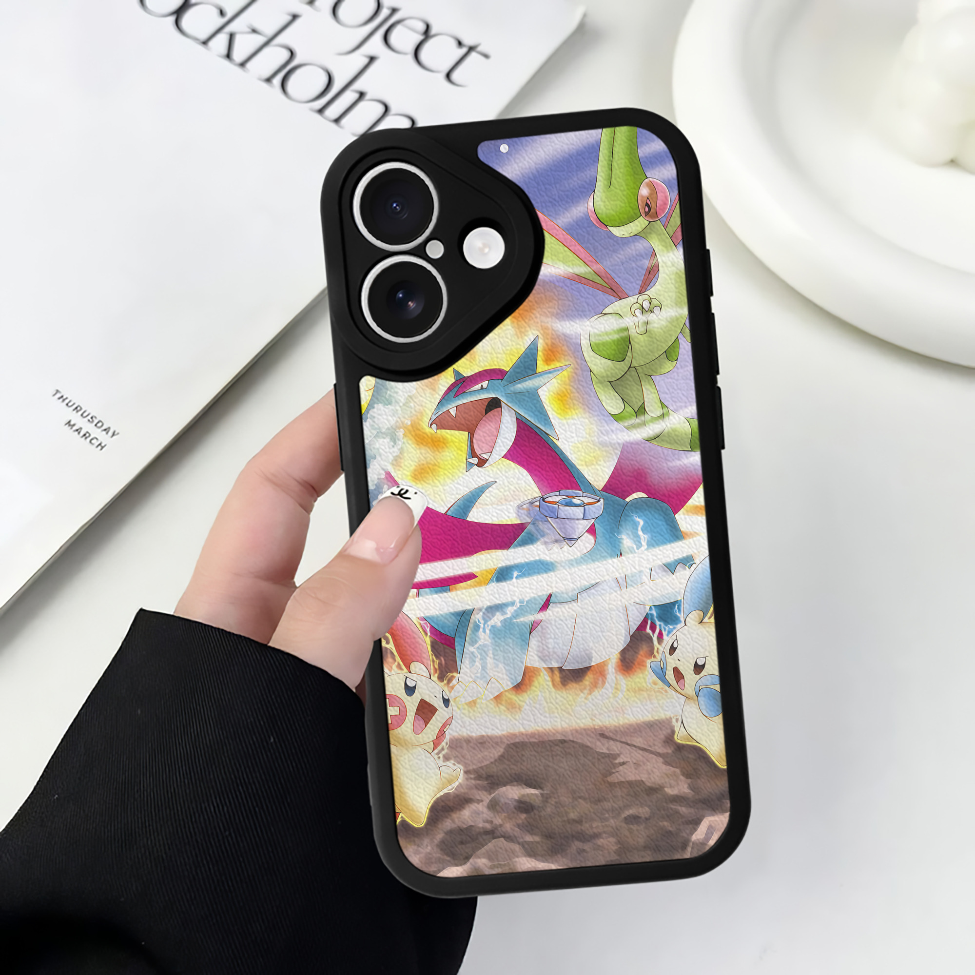 （画像用） ポケットモンスター Pokémon 【iPhone 16シリーズ対応】シリコンスマホケース（レザー調） 材質：シリコン